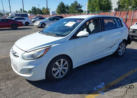 2013 Hyundai Accent Se из США, поврежденный, VIN KMHCU5AE5DU073562